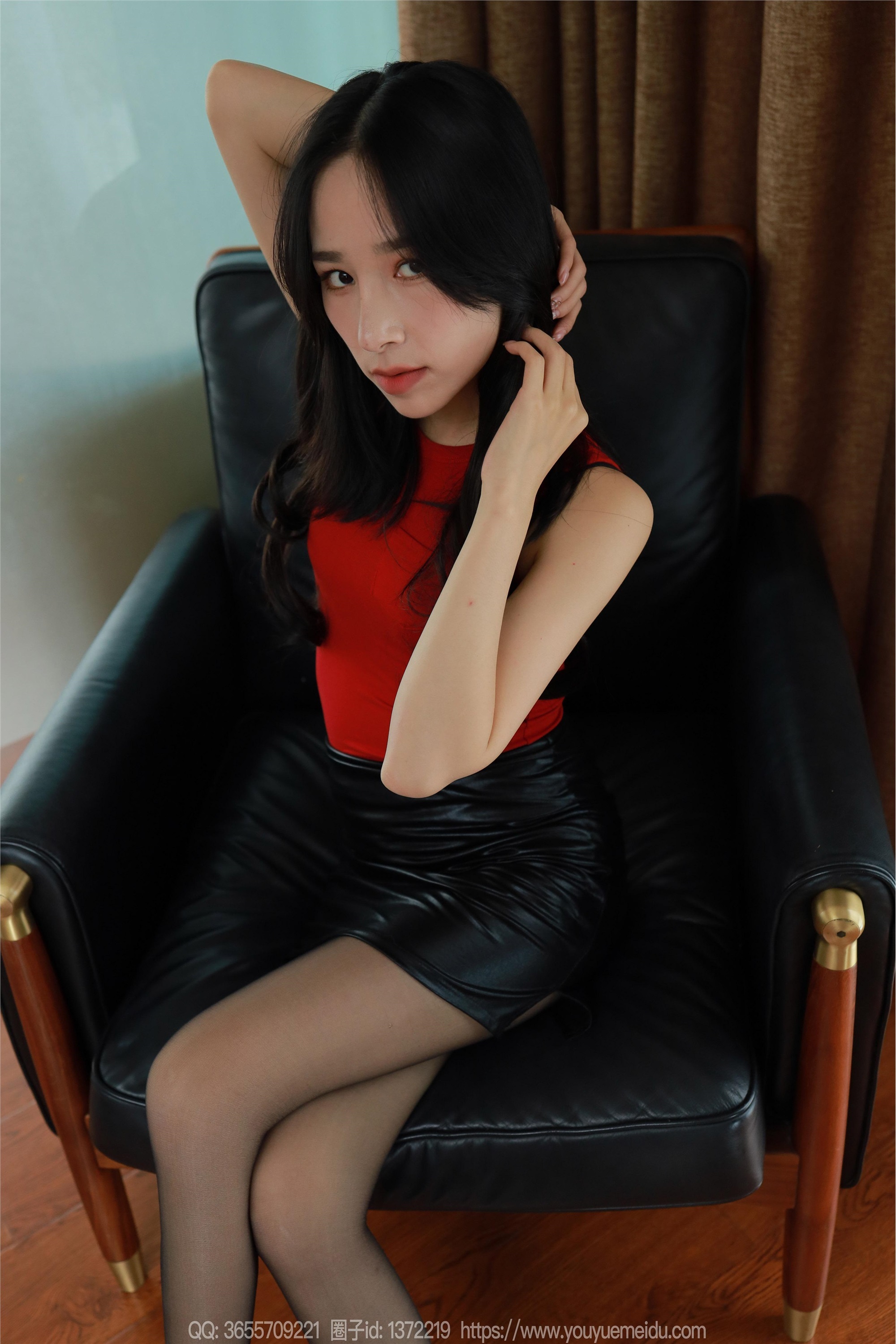 图片[4]-IESS异思趣向期期2025.03.02期丝享家期1990期美子《红衣黑裙》-爱套图