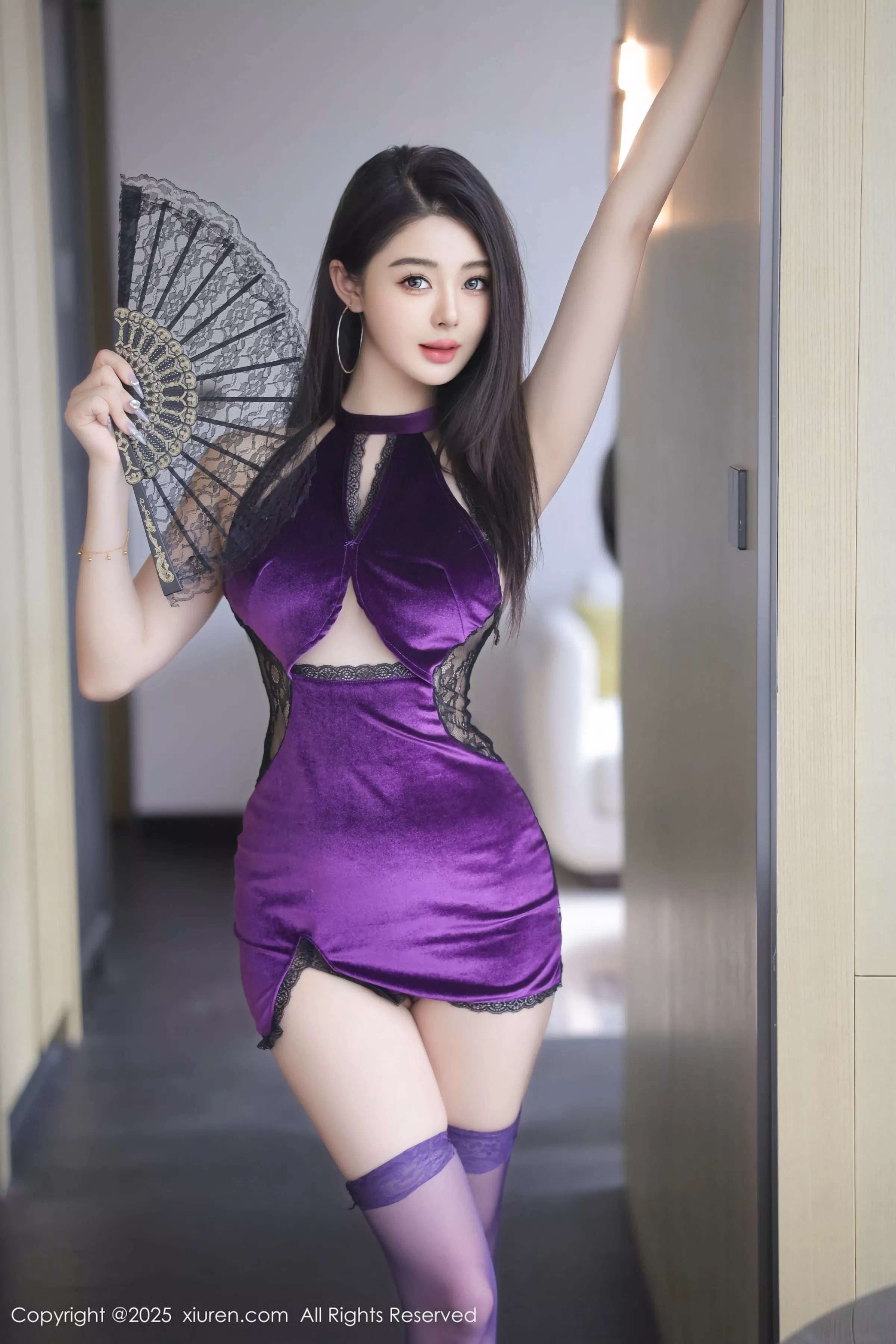 [XiuRen]高清写真图 2025.05.16 No.10289 Candy糖糖 紫色连衣短-蕾丝猫
