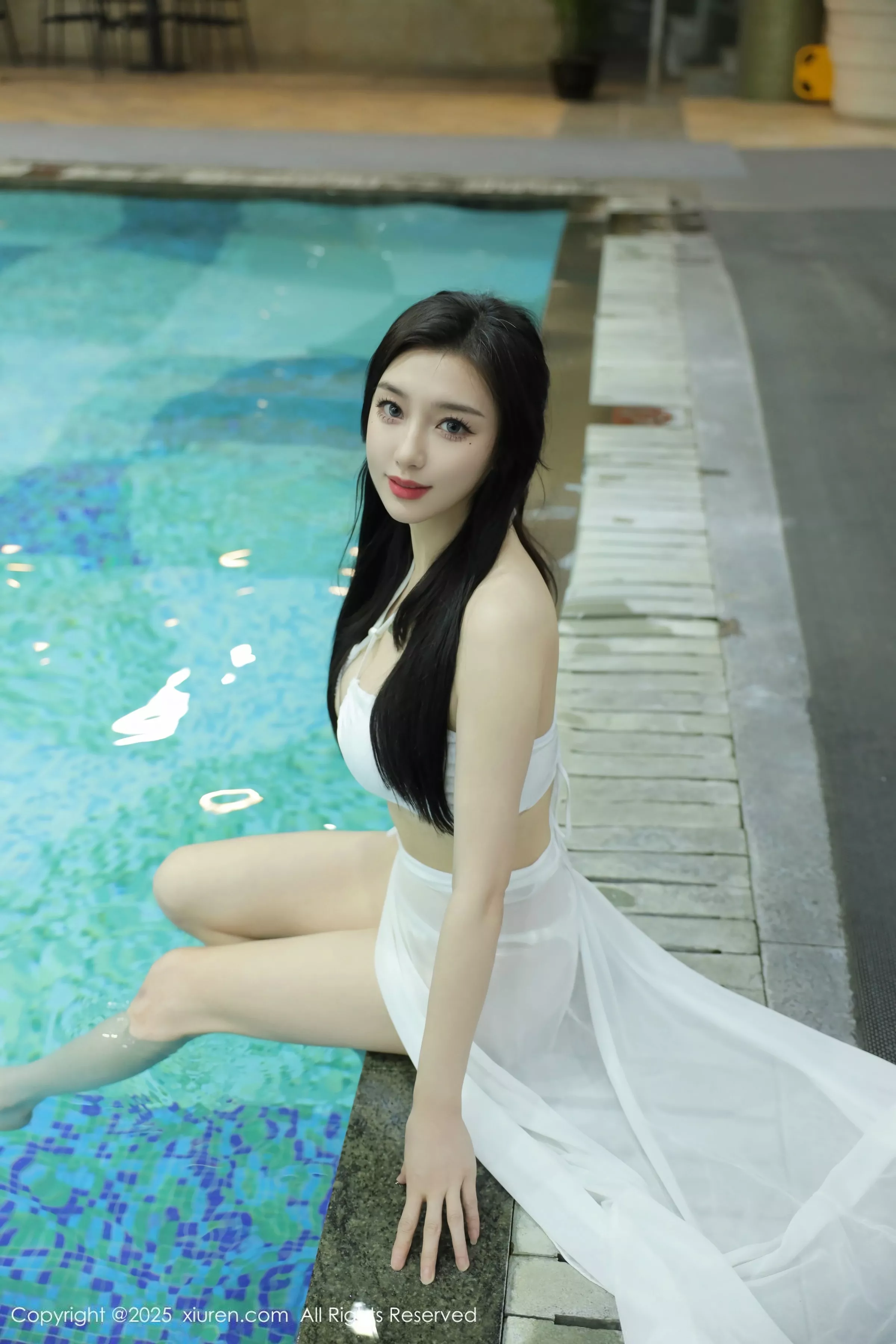   [XiuRen]高清写真图 2025.06.20 No.10441 苏一诺 白色比基尼第8张图片