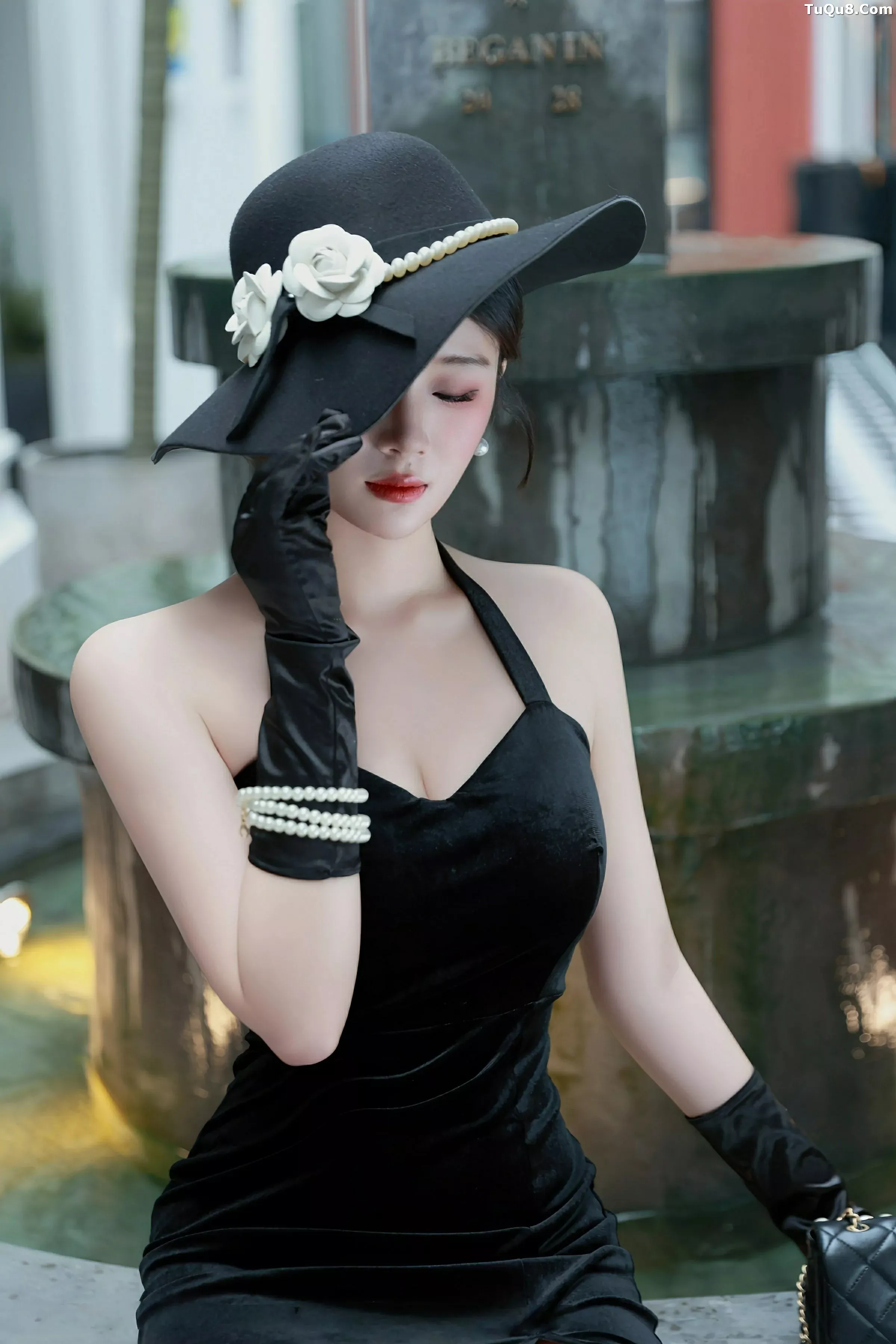   [XiuRen]高清写真图 2025.07.04 No.10509 南乔 黑色连衣裙第3张图片