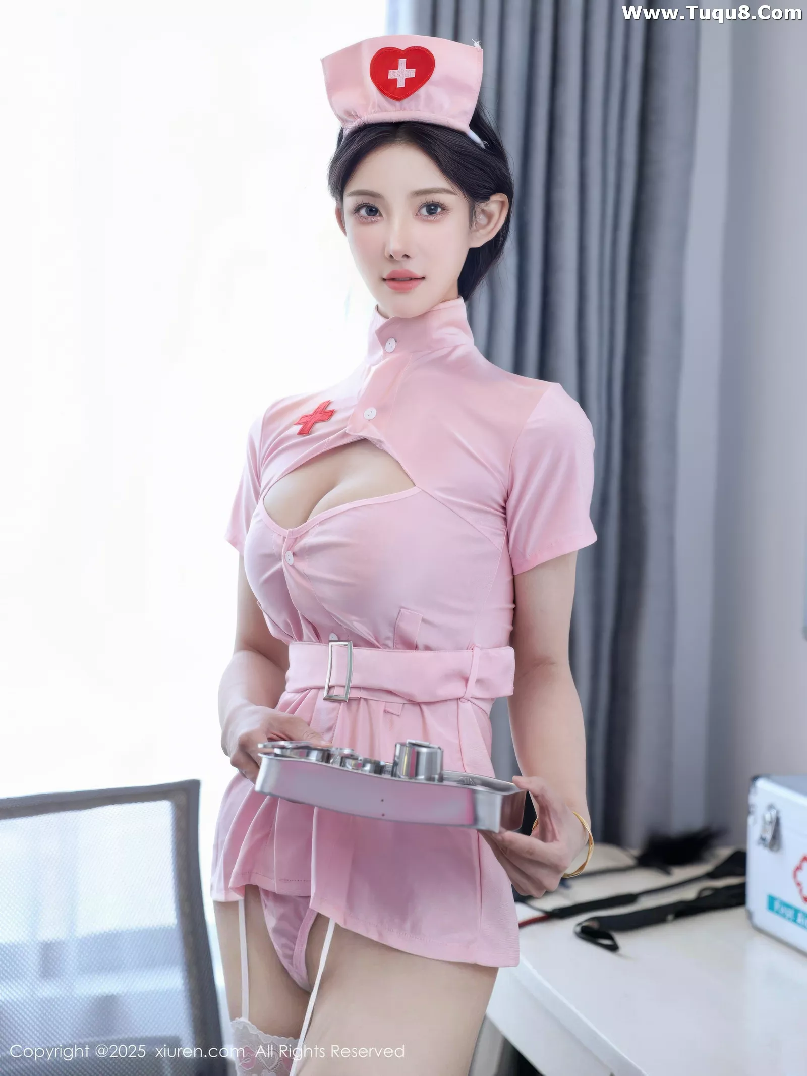   [XiuRen]高清写真图 2025.07.18 No.10563 梨霜儿 粉色护士第7张图片