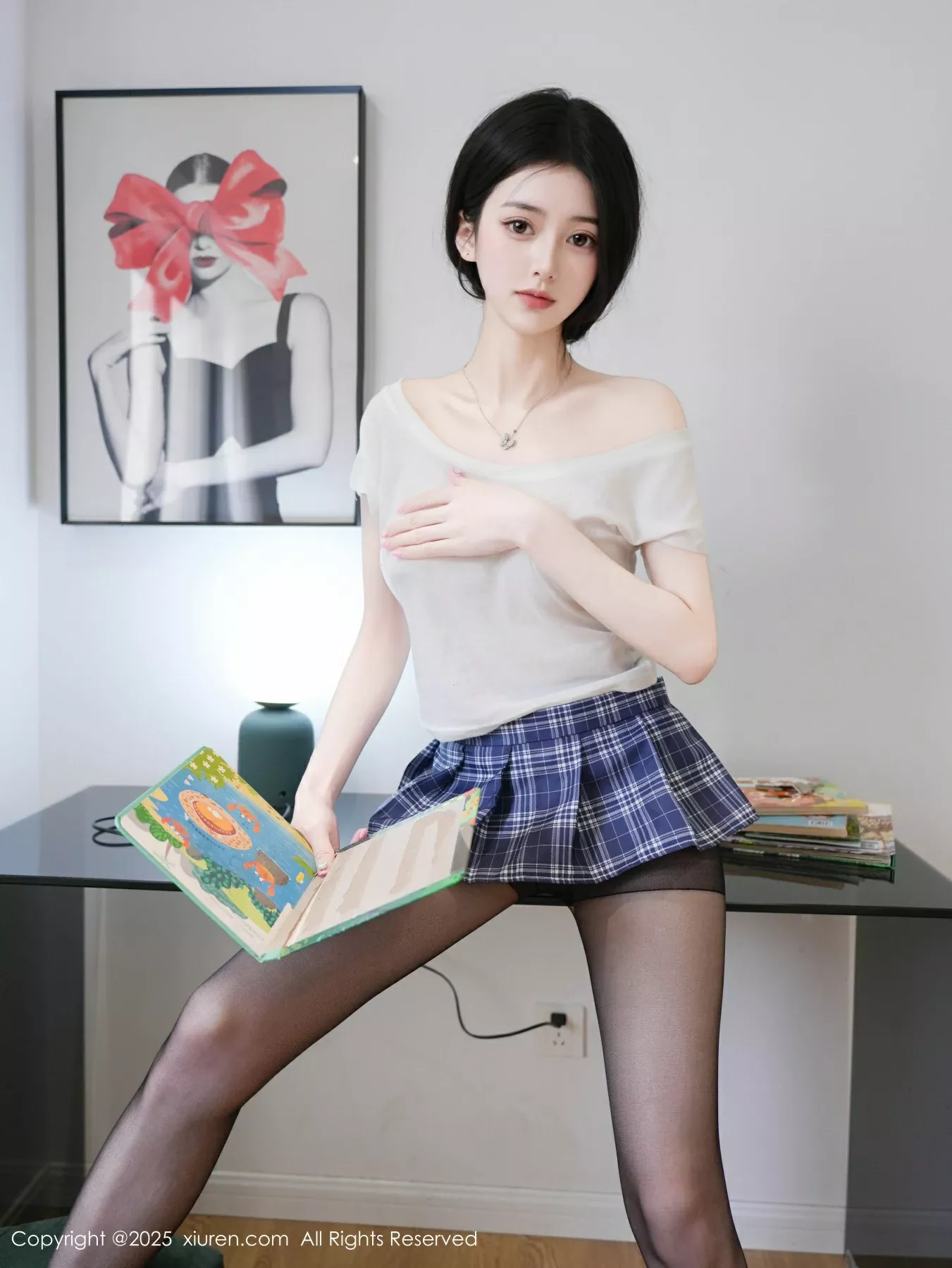   [XiuRen]高清写真图 2025.08.01 No.10613 白小蝶 白衣短裙第6张图片