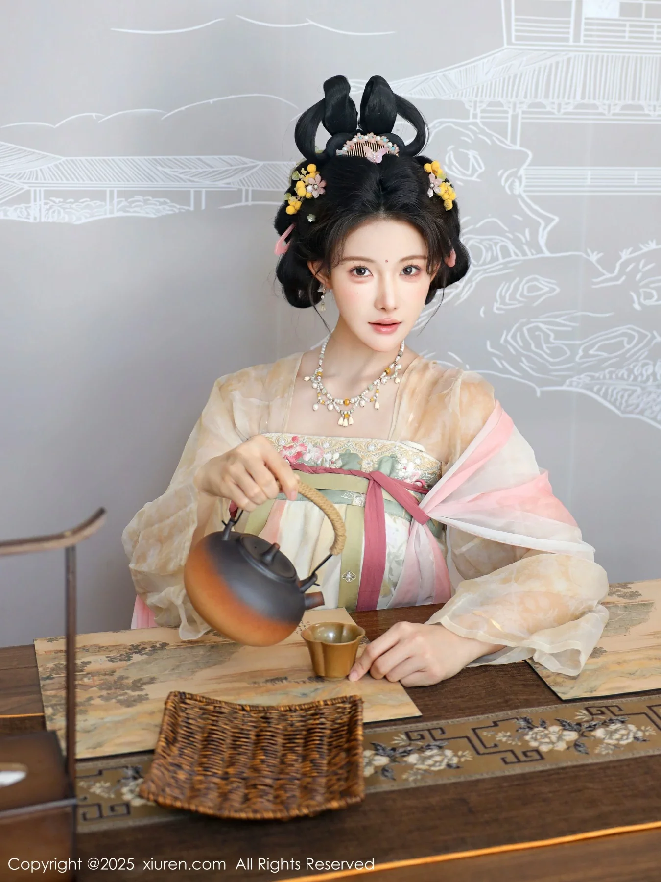   [XiuRen]高清写真图 2025.08.13 No.10645 梨霜儿 古装服饰第3张图片