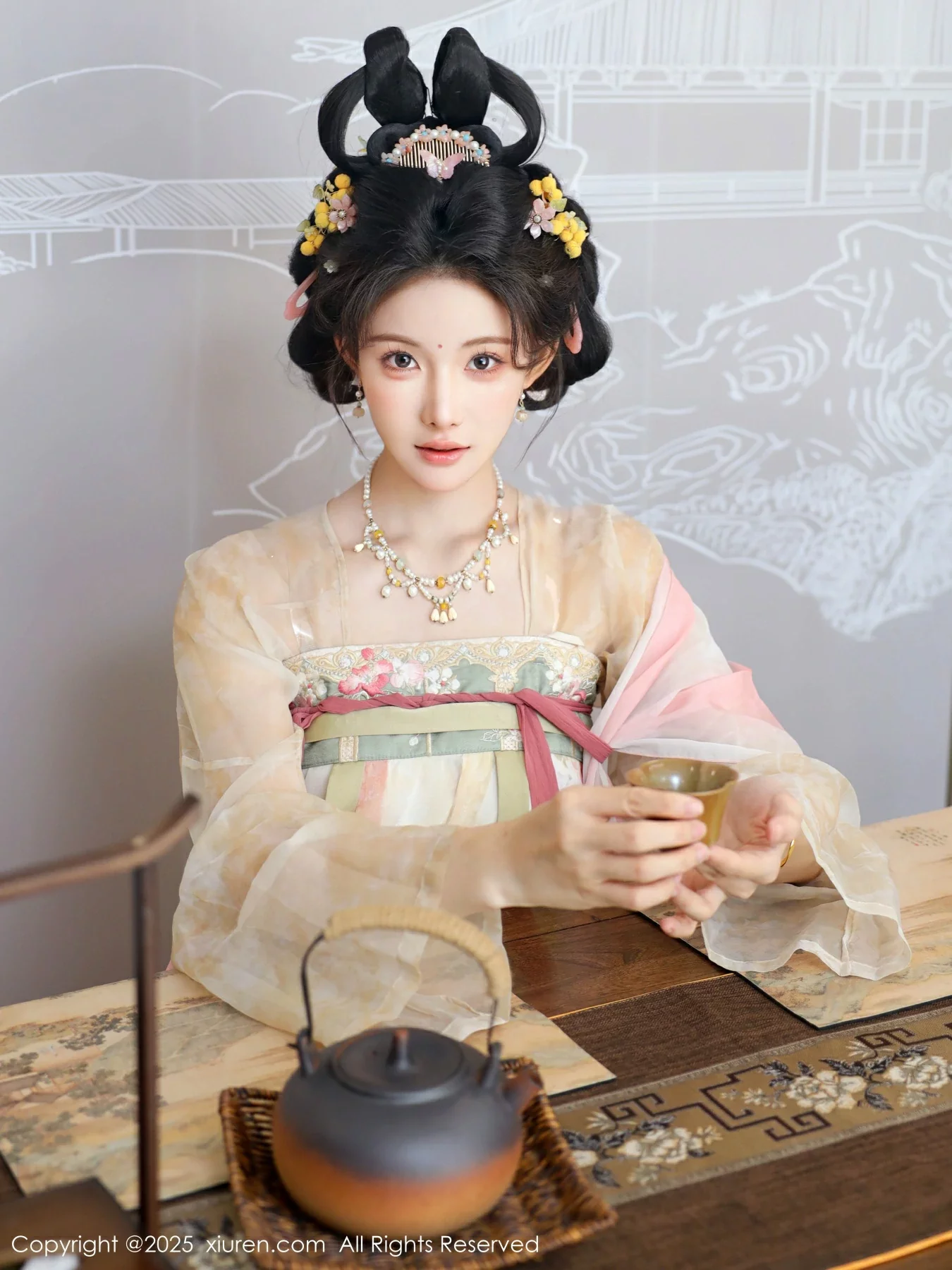   [XiuRen]高清写真图 2025.08.13 No.10645 梨霜儿 古装服饰第4张图片