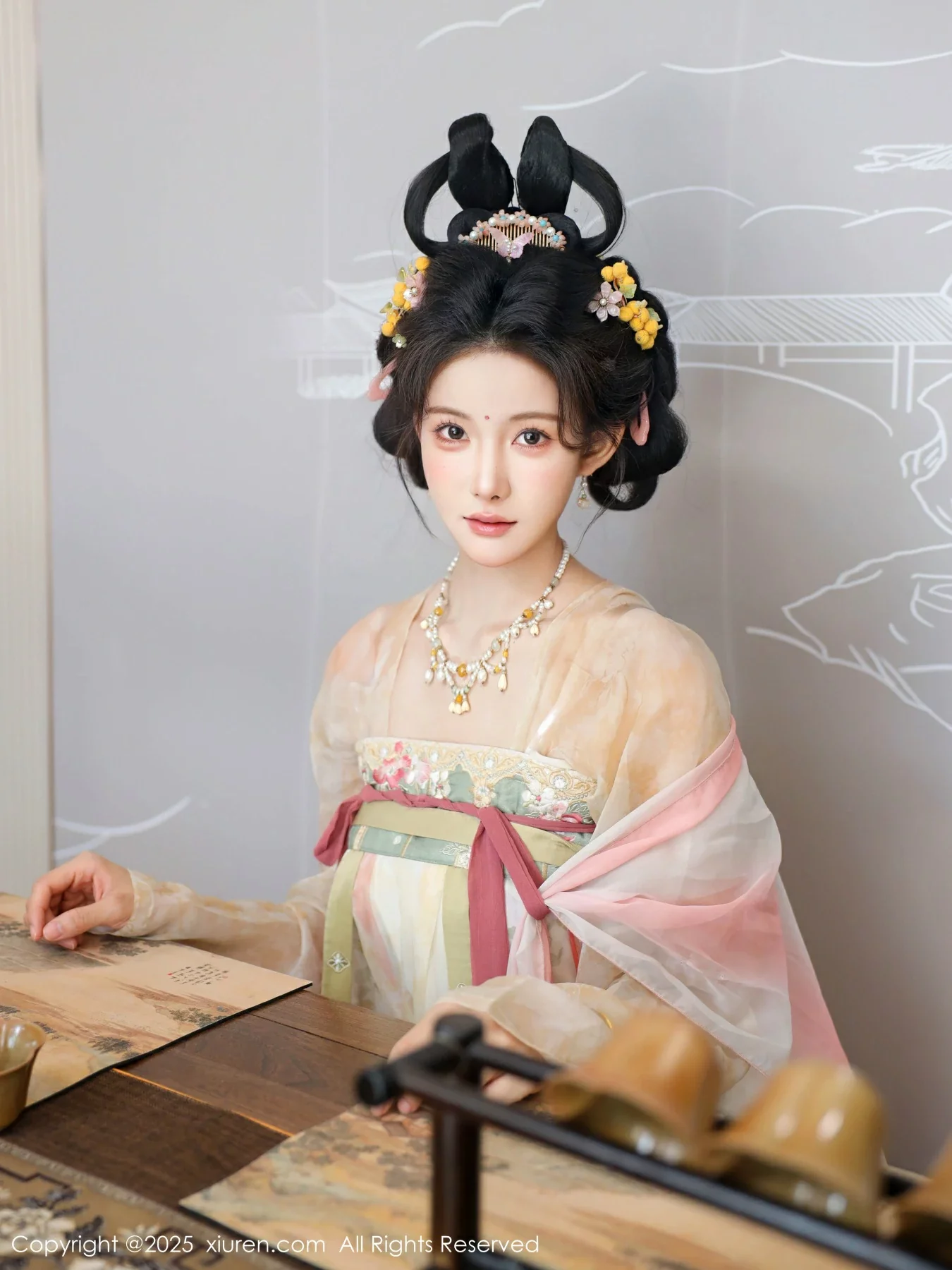   [XiuRen]高清写真图 2025.08.13 No.10645 梨霜儿 古装服饰第5张图片