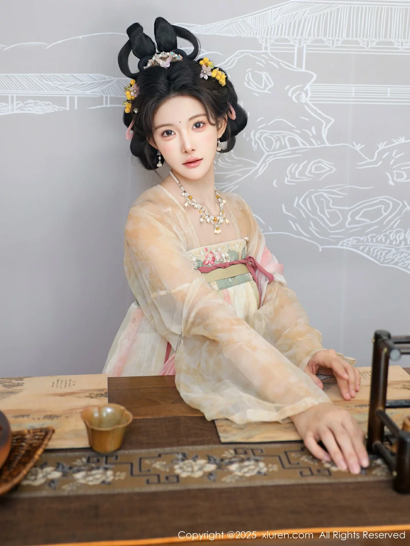   [XiuRen]高清写真图 2025.08.13 No.10645 梨霜儿 古装服饰第6张图片