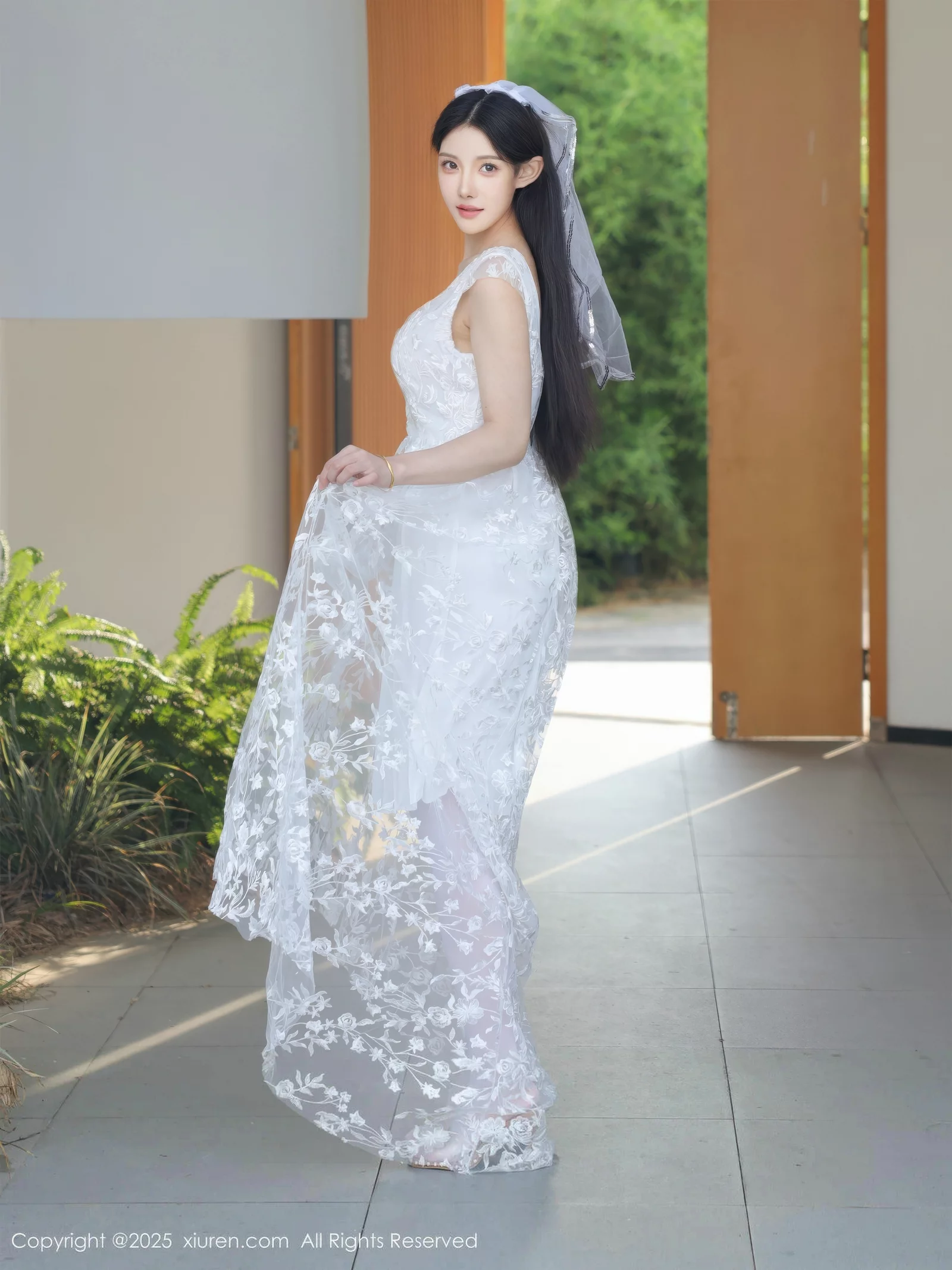 [XiuRen]高清写真图 2025.08.18 No.10661 梨霜儿 白色婚纱-爱套图