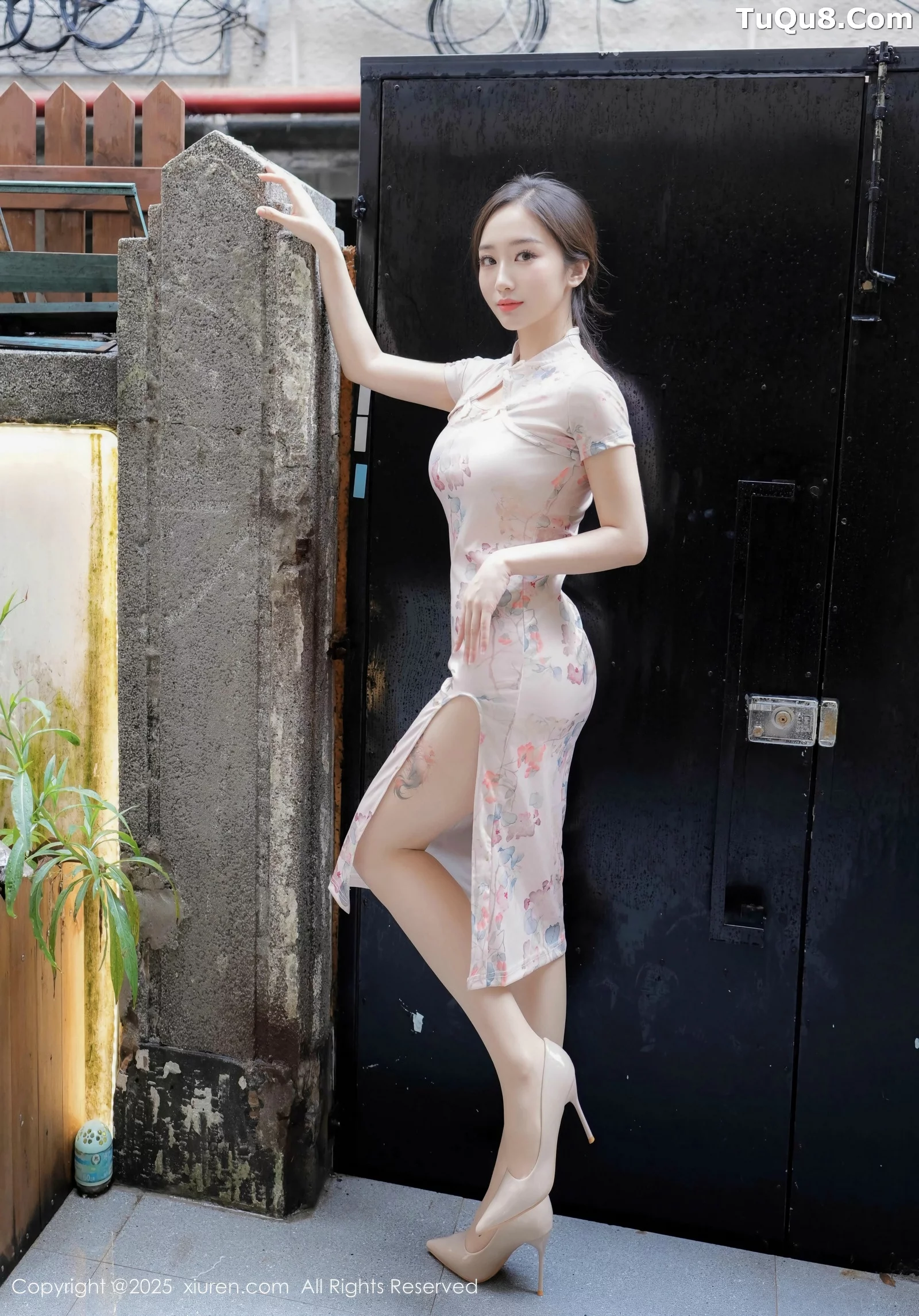 [XiuRen]高清写真图 2025.08.20 No.10671 楠芝 粉色旗袍-爱套图