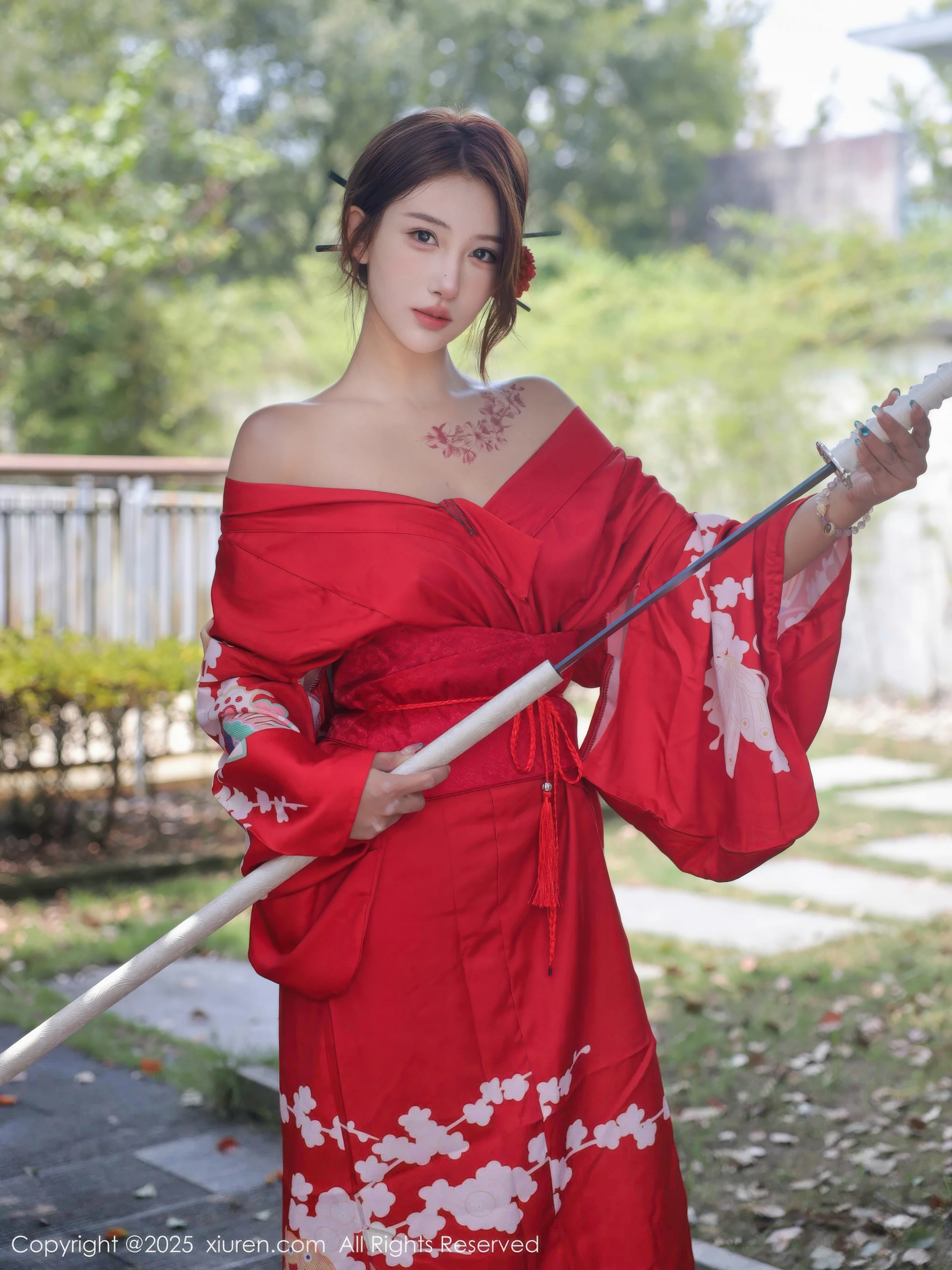   [XiuRen]高清写真图 2025.08.22 No.10683 金允希Yuki 红色和服第4张图片