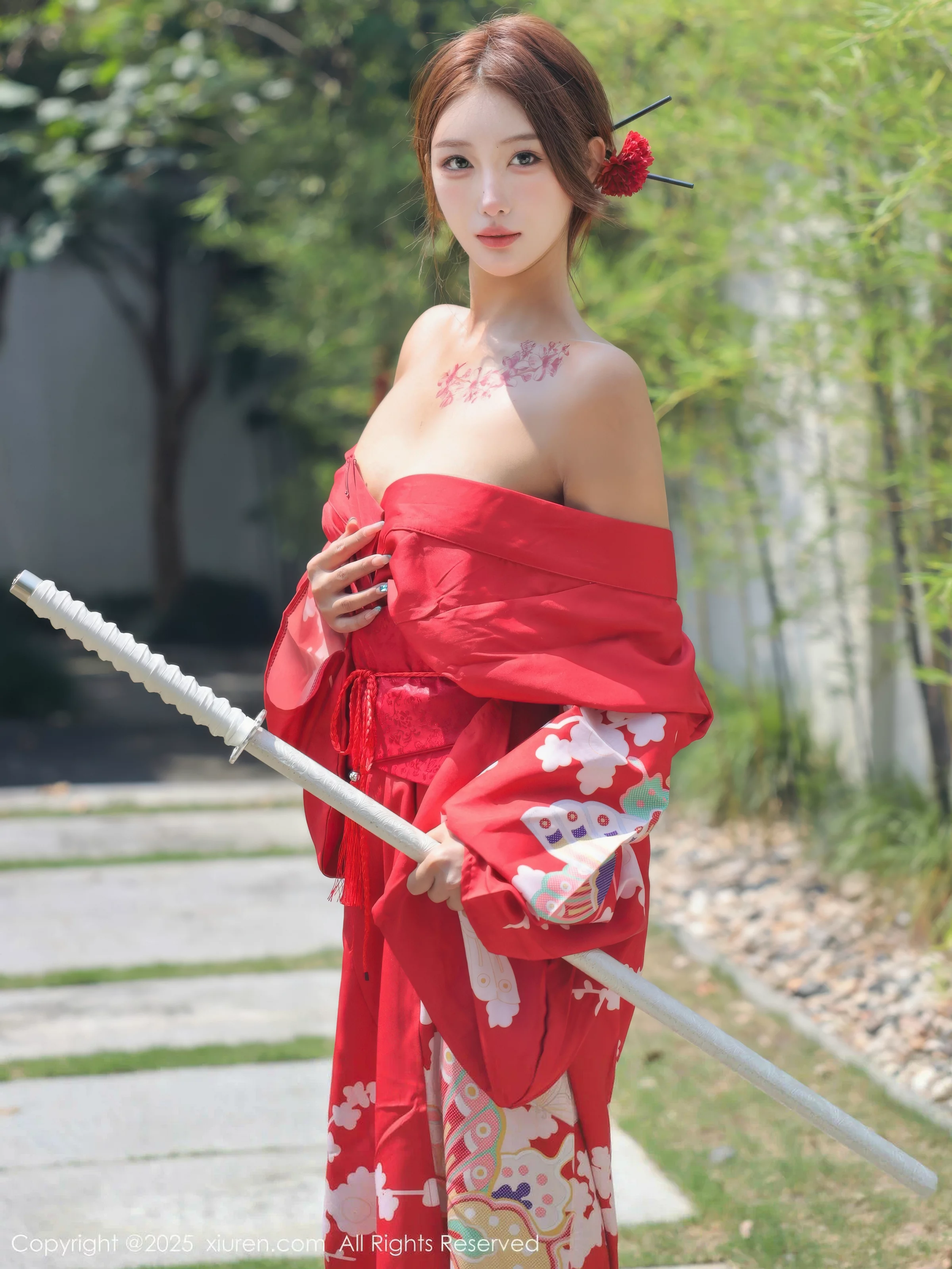   [XiuRen]高清写真图 2025.08.22 No.10683 金允希Yuki 红色和服第6张图片