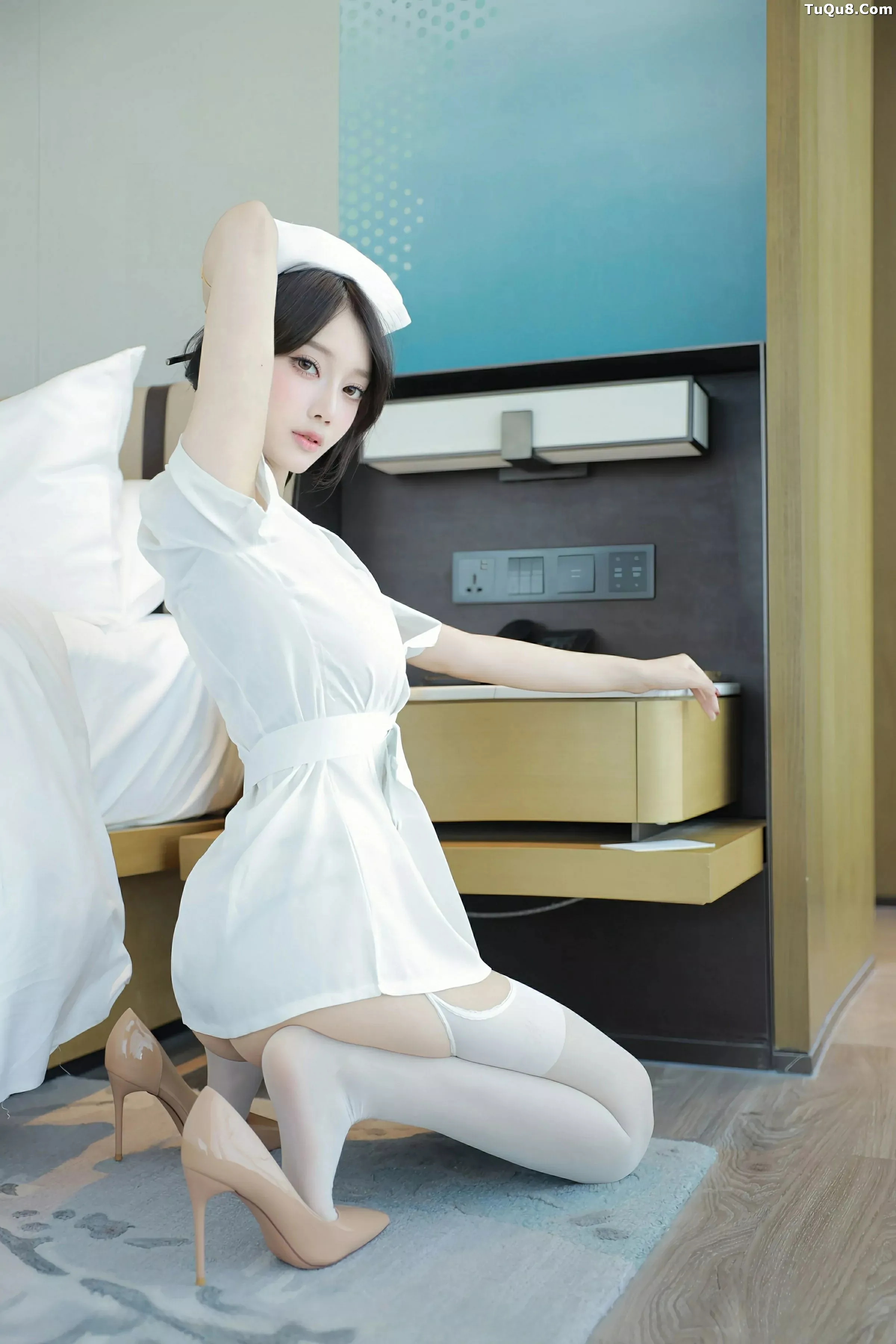 玥儿玥  [XiuRen]高清写真图 2025.07.04 No.10507 玥儿玥er 白色护士第2张图片