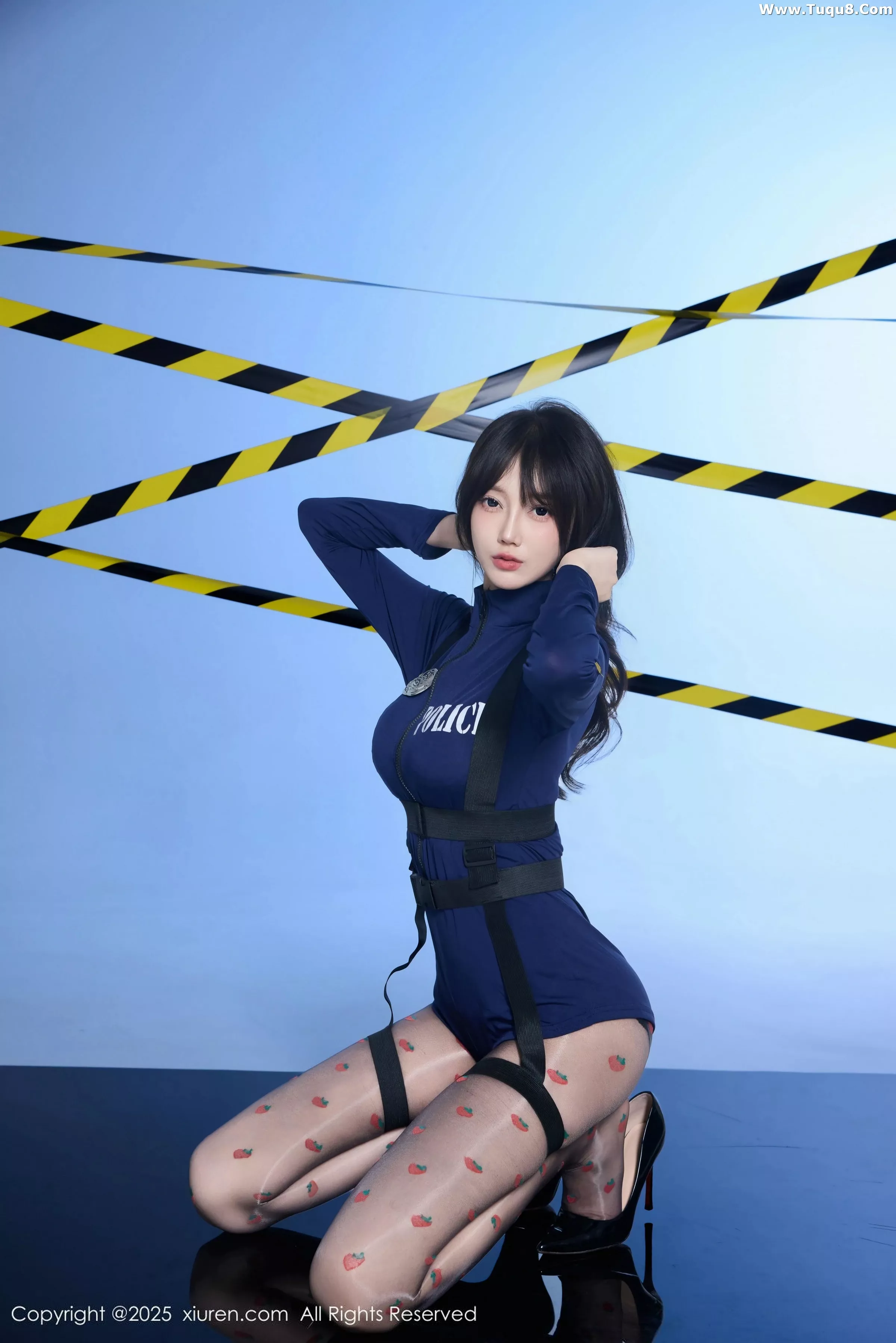 [XiuRen]高清写真图 2025.07.14 No.10544 玥儿玥er 蓝色制服-爱套图