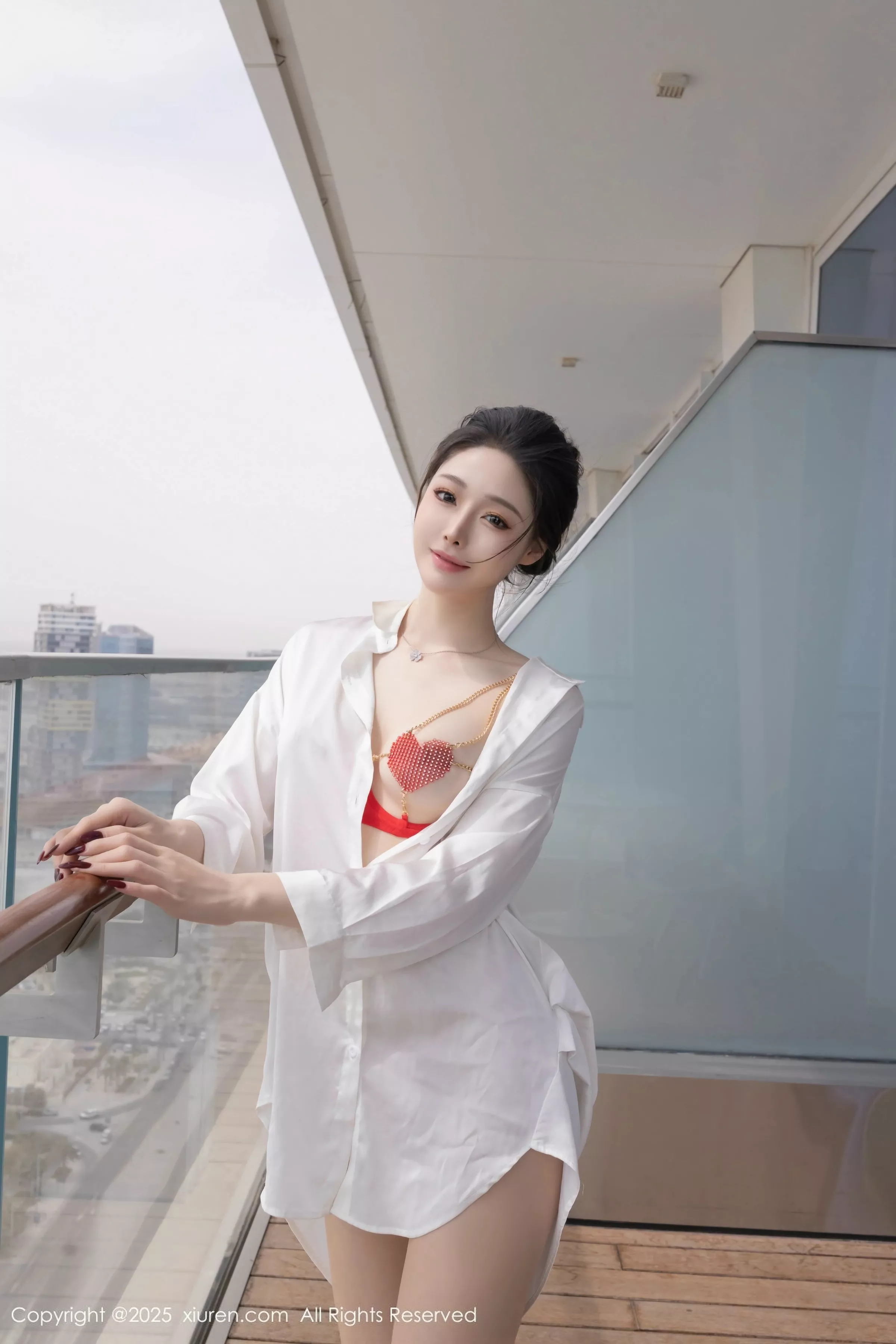 [XiuRen]高清写真图 2025.06.13 No.10411 小逗逗 原色丝袜-爱套图
